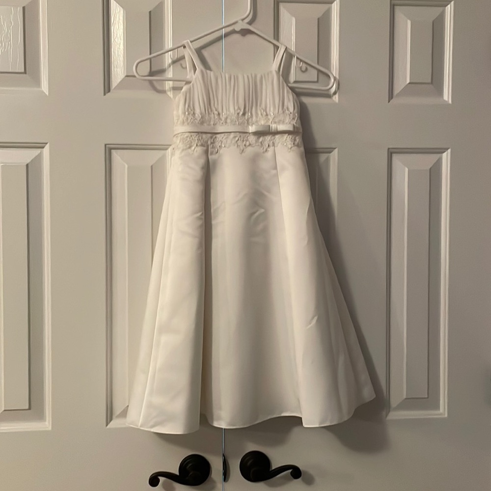 David’s bridal size 3 girls dress.